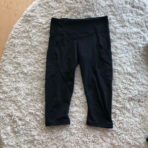 Lululemon crops!!